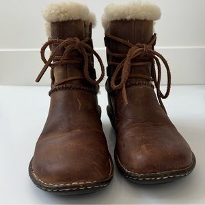 Womens Ugg boots size 10